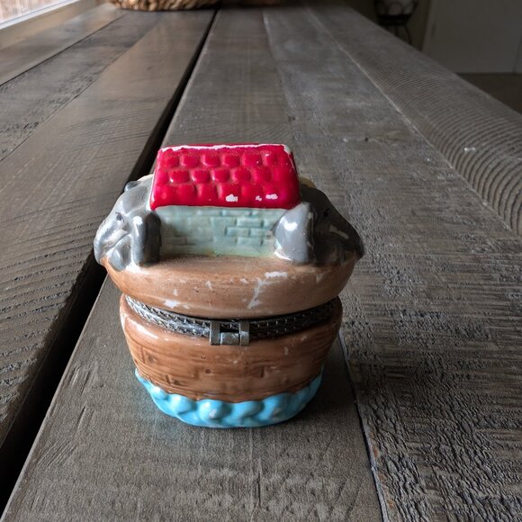 Vintage Noah's Ark Porcelain Hinged Box PHB Trinket - Picture 3 of 3